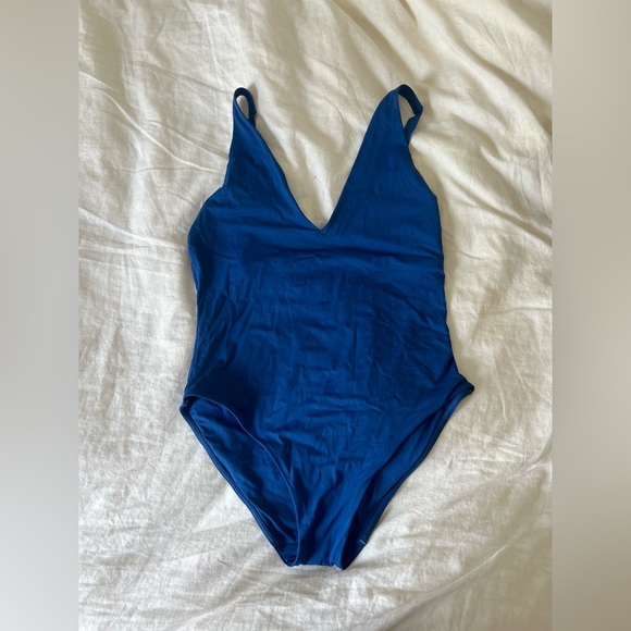 Everlane ReNew One Piece - Picture 8 of 8